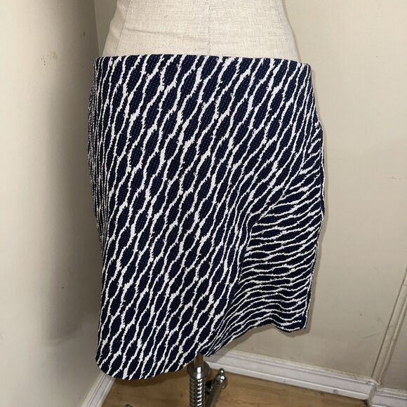 Ann Taylor Loft Navy Blue White Faux Wrap Skirt Tulip Hem Jacquard Sz Large EUC - Picture 1 of 12